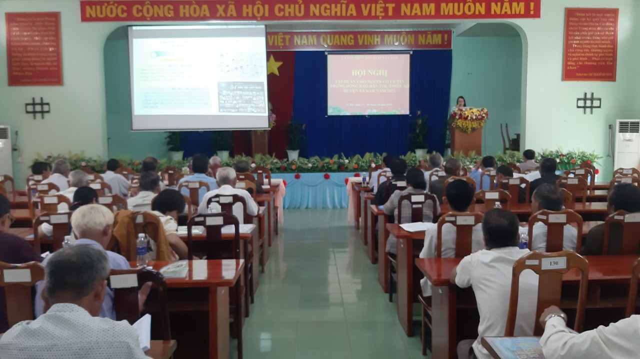 Lớp tập huấn cho người có uy tín trong đồng bào Dân tộc thiểu số trên địa bàn huyện Ea Kar năm 2023